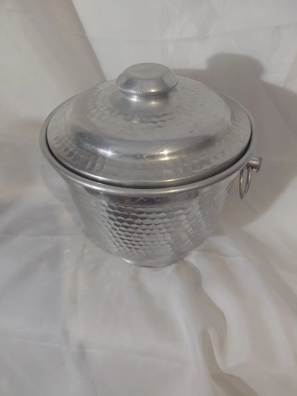 Hammered Silver Metal Ice Bucket with Lid and Handles